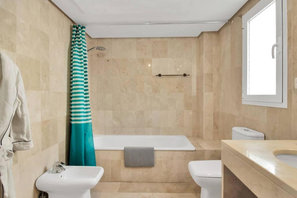 En Complejo Con Piscina Climatizada - El Presidente 234 Estepona